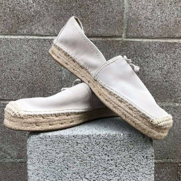Coach Shoes - Designer Classic Coach Cream Suede Slip On Flats Loafers With Bow Sz 8.5